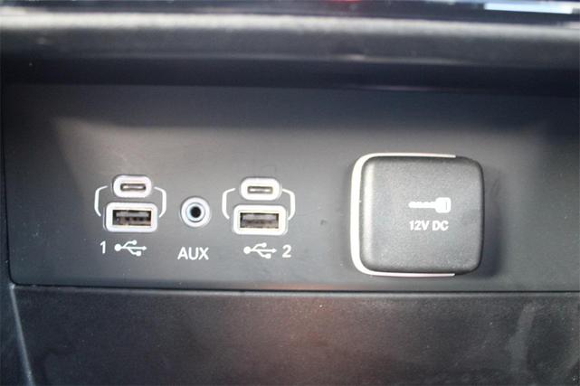 Photo of 2024 Silver Zynith Jeep Grand Cherokee 4xe