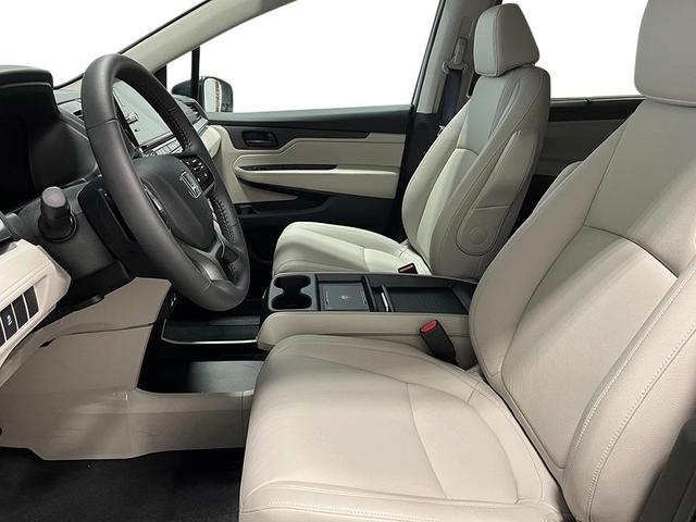 Photo of 2026 Smoke Blue Pearl Honda Odyssey