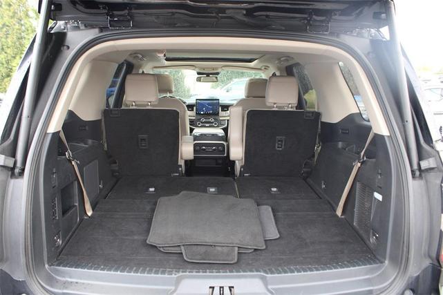 Photo of 2023 Black Metallic Ford Expedition