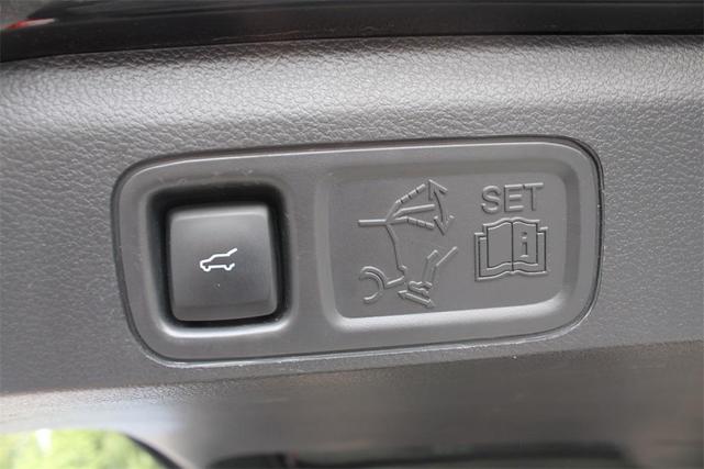 Photo of 2023 Black Metallic Ford Expedition