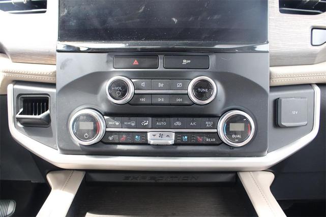 Photo of 2023 Black Metallic Ford Expedition