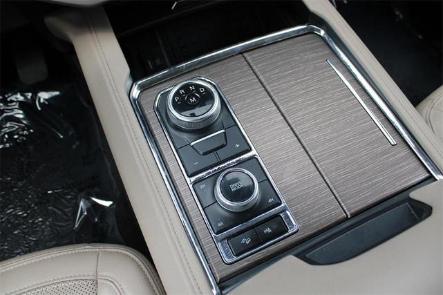 Photo of 2023 Black Metallic Ford Expedition