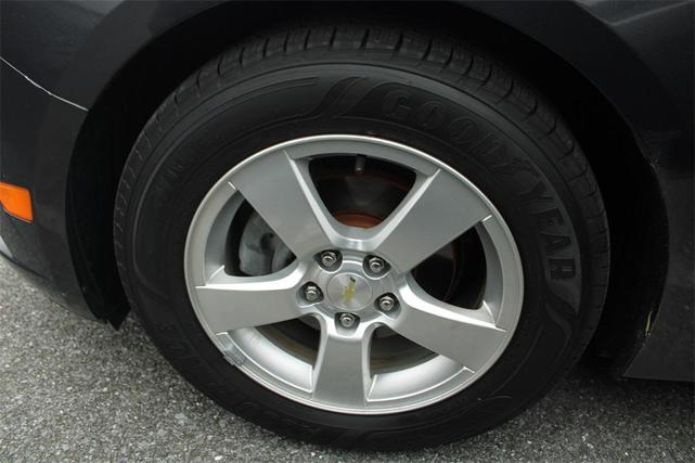 Photo of 2014 Tungsten Metallic Chevrolet Cruze