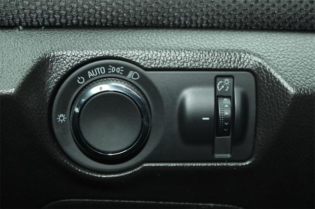 Photo of 2014 Tungsten Metallic Chevrolet Cruze