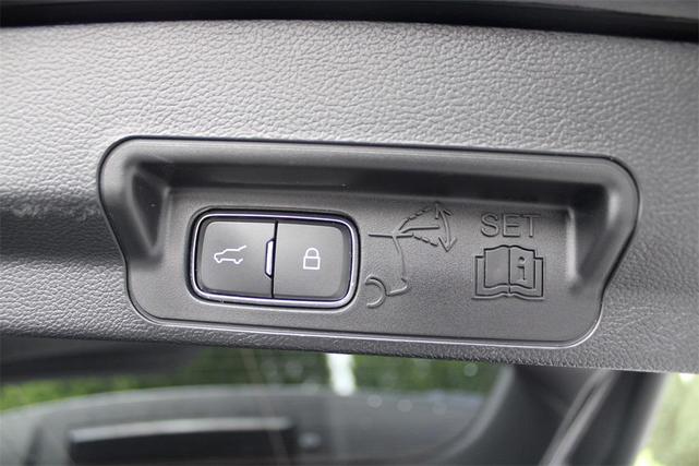Photo of 2023 Agate Black Metallic Ford Explorer