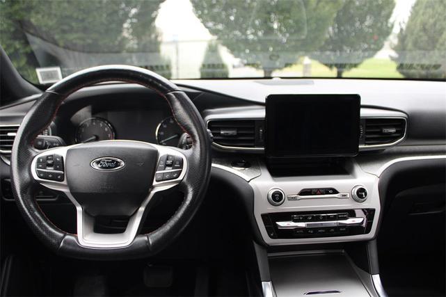Photo of 2023 Agate Black Metallic Ford Explorer
