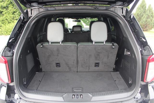 Photo of 2023 Agate Black Metallic Ford Explorer
