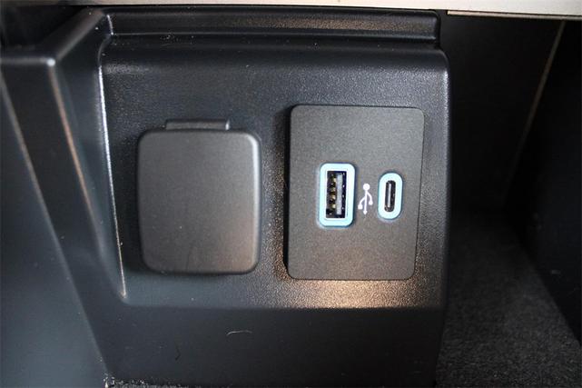 Photo of 2023 Agate Black Metallic Ford Explorer