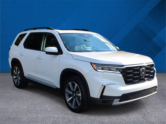 Photo of 2025 Platinum White Pearl Honda Pilot