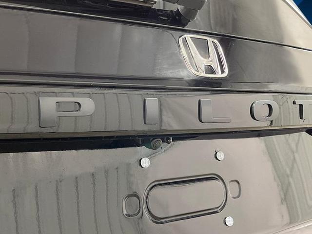 Photo of 2025 Crystal Black Pearl Honda Pilot