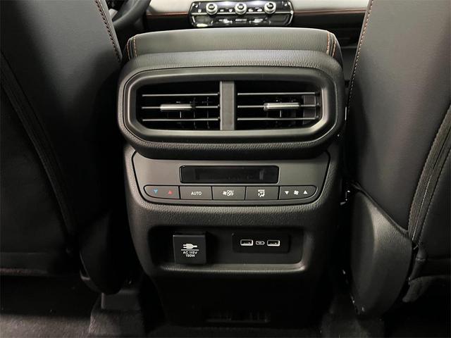 Photo of 2025 Crystal Black Pearl Honda Pilot