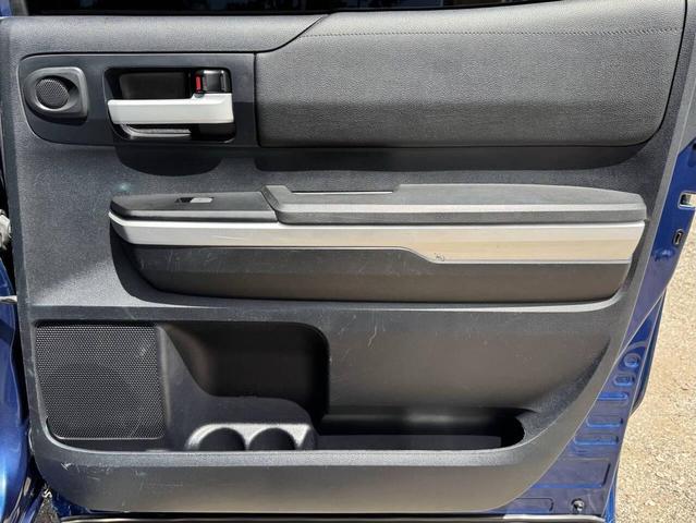 Photo of 2014 Blue Toyota Tundra