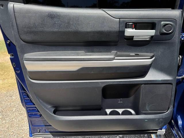 Photo of 2014 Blue Toyota Tundra