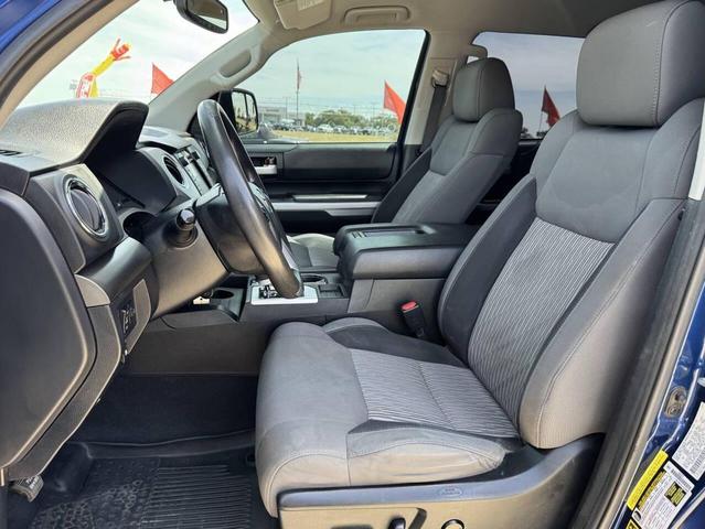 Photo of 2014 Blue Toyota Tundra