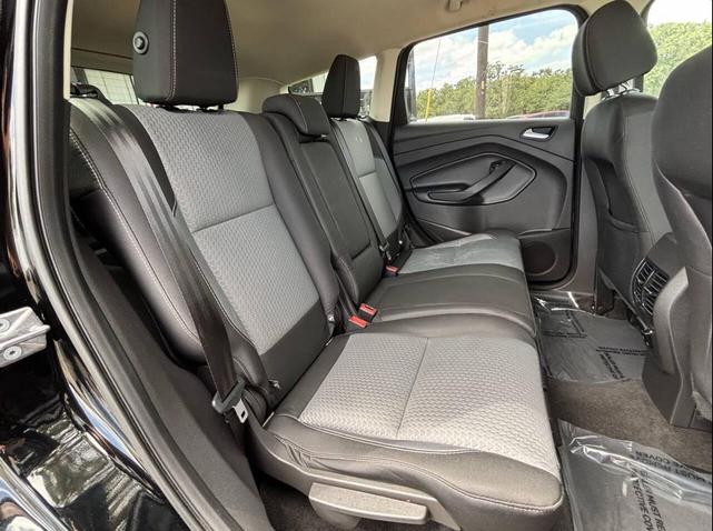 Photo of 2017 Black Ford Escape