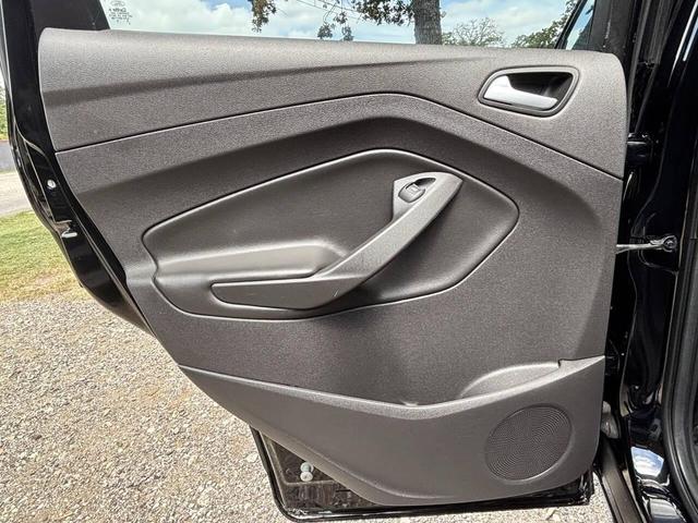 Photo of 2017 Black Ford Escape