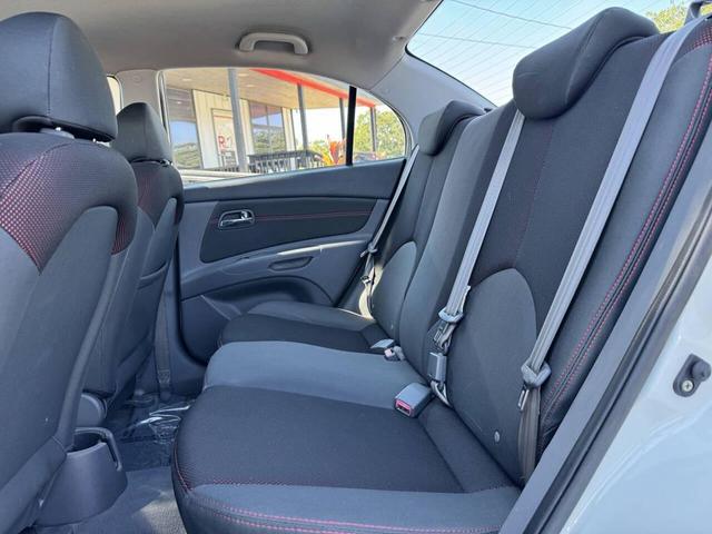 Photo of 2007 White Kia Rio