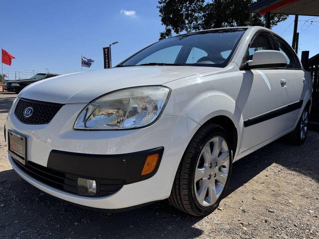 Photo of 2007 White Kia Rio