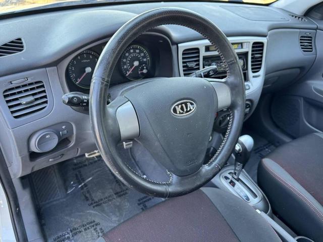 Photo of 2007 White Kia Rio