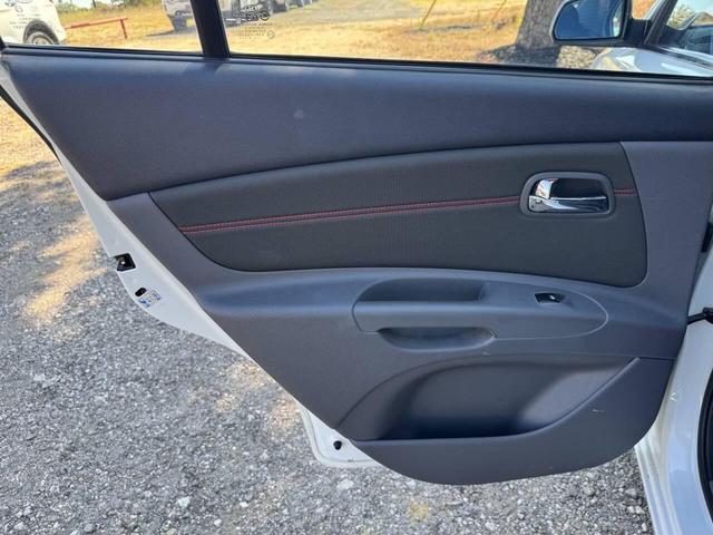 Photo of 2007 White Kia Rio