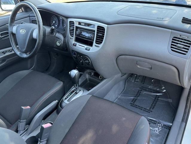 Photo of 2007 White Kia Rio