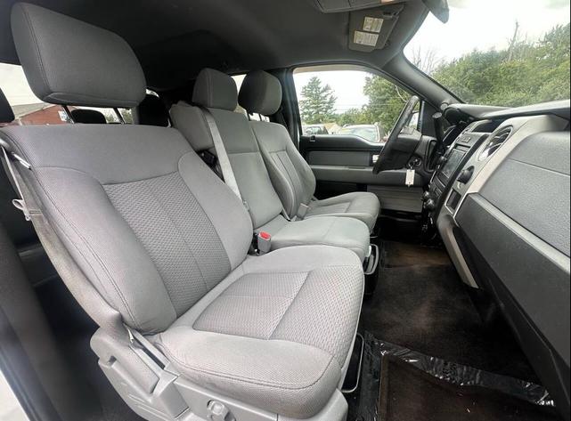Photo of 2014 Oxford White Ford F-150