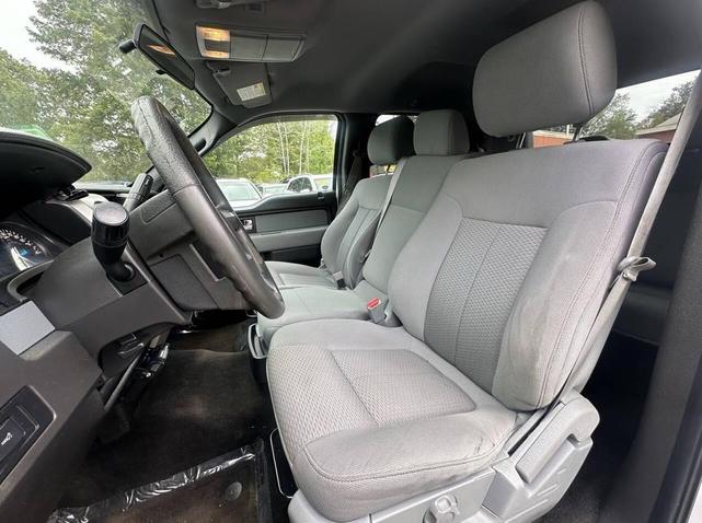 Photo of 2014 Oxford White Ford F-150