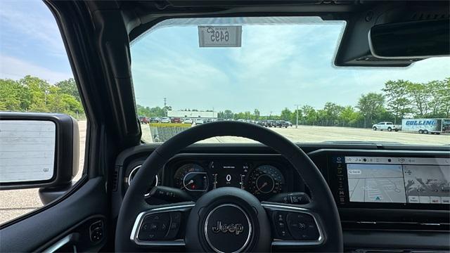 Photo of 2025 Granite Crystal Clearcoat Metallic Jeep Wrangler