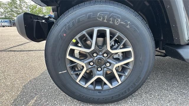 Photo of 2025 Granite Crystal Clearcoat Metallic Jeep Wrangler