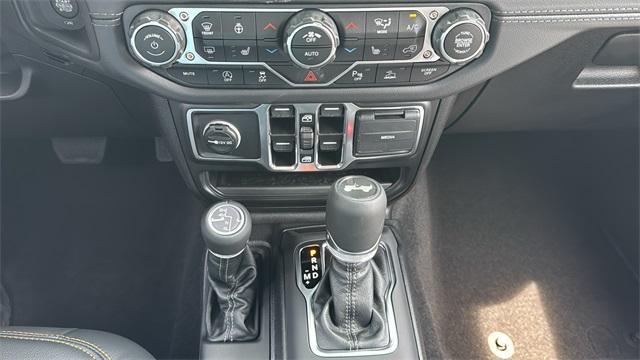 Photo of 2025 Granite Crystal Clearcoat Metallic Jeep Wrangler
