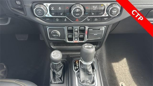 Photo of 2025 Bright White Clearcoat Jeep Wrangler