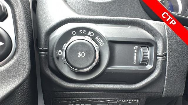 Photo of 2025 Bright White Clearcoat Jeep Wrangler
