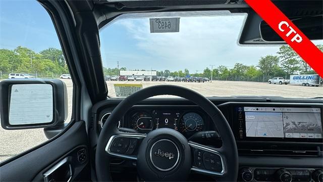 Photo of 2025 Bright White Clearcoat Jeep Wrangler