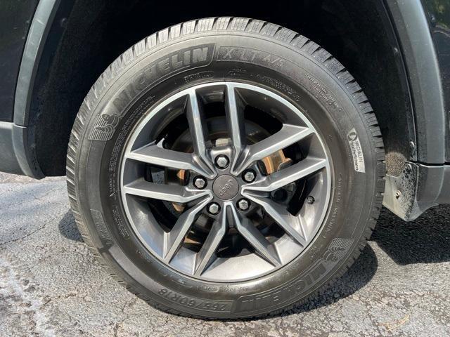 Photo of 2019 Diamond Black Jeep Grand Cherokee