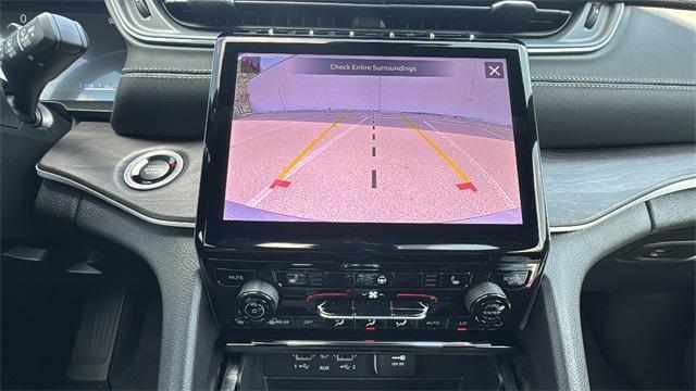 Photo of 2025 Metallic Jeep Grand Cherokee
