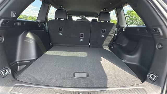 Photo of 2025 Metallic Jeep Grand Cherokee