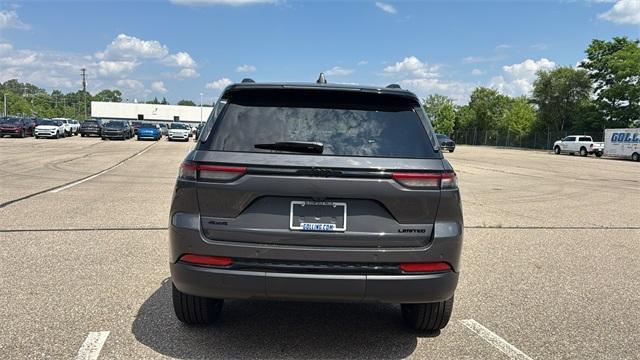 Photo of 2025 Metallic Jeep Grand Cherokee