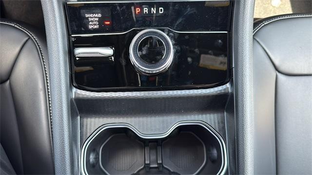 Photo of 2025 Metallic Jeep Grand Cherokee
