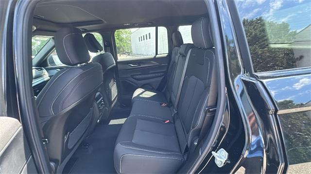 Photo of 2025 Diamond Black Jeep Grand Cherokee