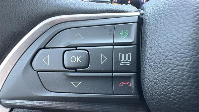 Photo of 2025 Silver Zynith Jeep Grand Cherokee L