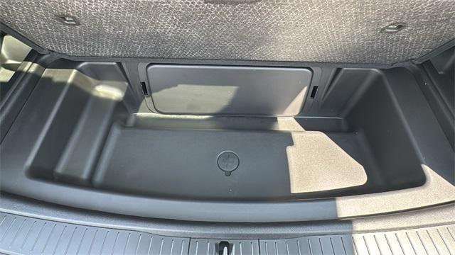 Photo of 2025 Silver Zynith Jeep Grand Cherokee L