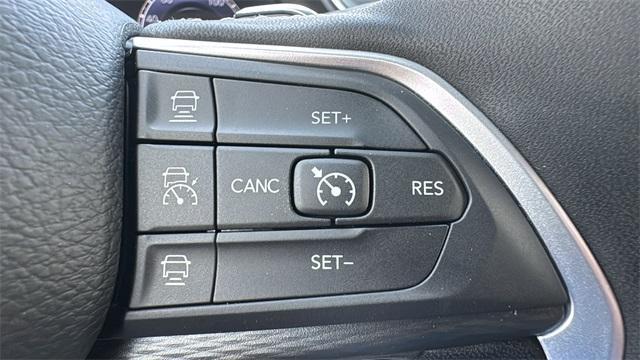 Photo of 2025 Silver Zynith Jeep Grand Cherokee L