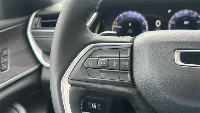 Photo of 2025 Metallic Jeep Grand Cherokee