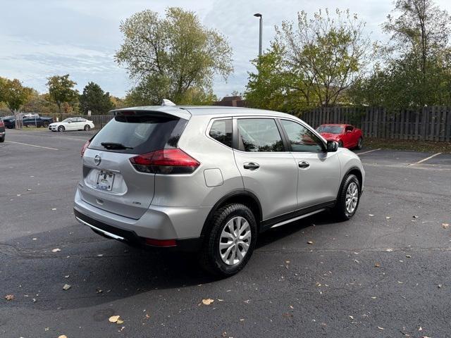 Photo of 2017 Brilliant Silver Nissan Rogue