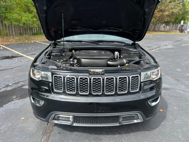 Photo of 2018 Diamond Black Jeep Grand Cherokee
