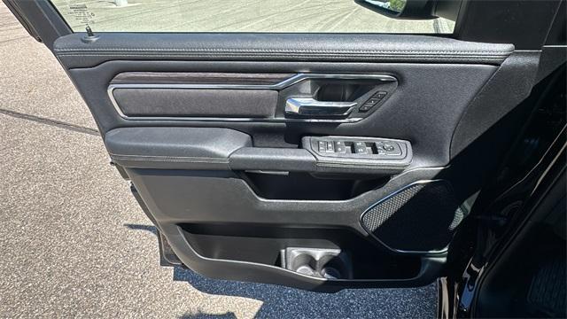 Photo of 2025 Diamond Black RAM 1500
