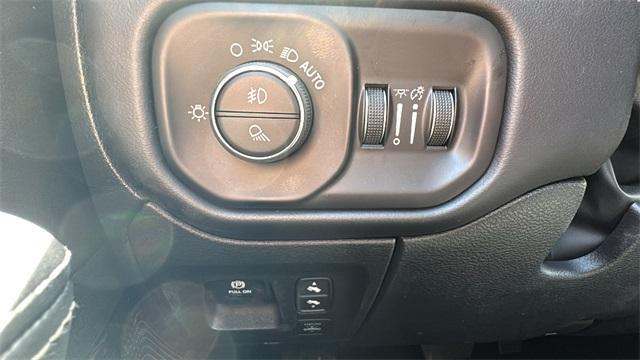 Photo of 2025 Ivory White RAM 1500