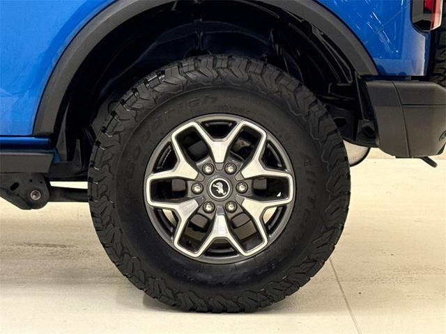 Photo of 2023 Velocity Blue Metallic Ford Bronco