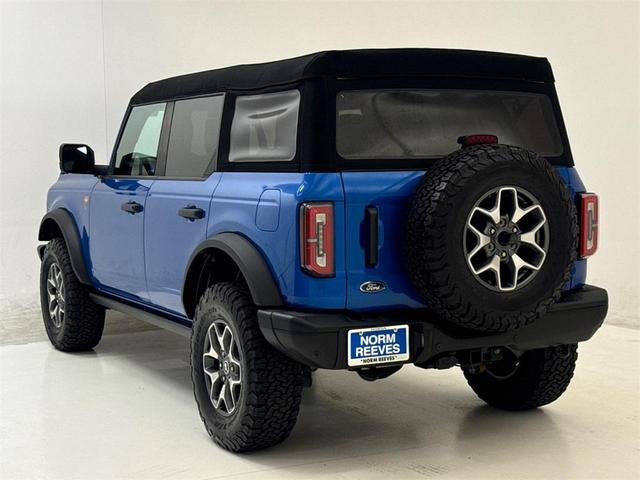 Photo of 2023 Velocity Blue Metallic Ford Bronco