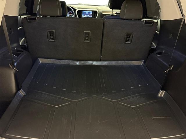 Photo of 2023 Summit White GMC Acadia